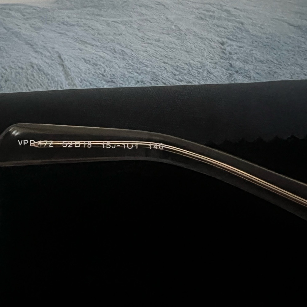 VPR 472 Stylish Black Eyewear